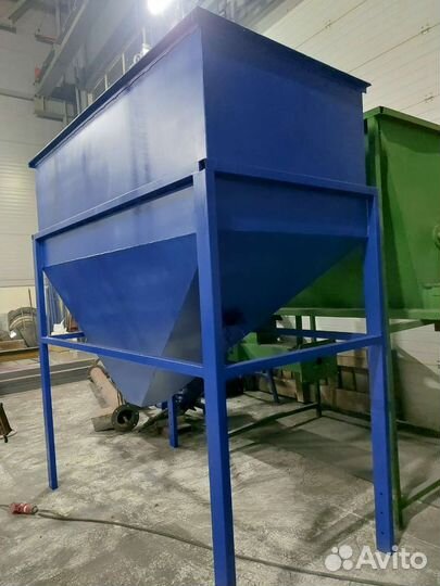 Бункер с питателем бункер накопитель