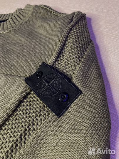 Свитер Stone Island боковой карман хаки на руках