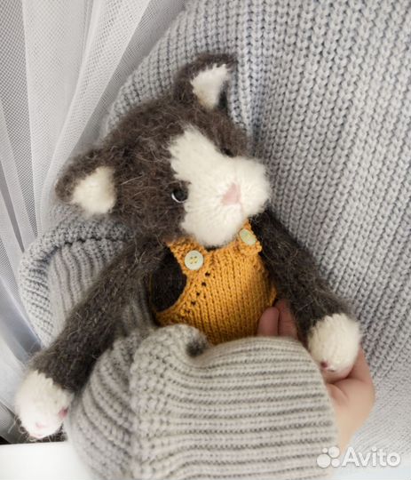 Котенок вязаный ручная работа. На заказ