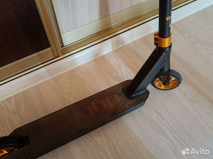 Трюковой самокат vokul Dyno (черно-оранжевый)