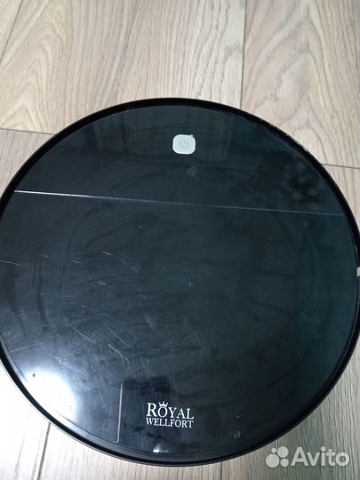 Робот пылесос Royal Welfort