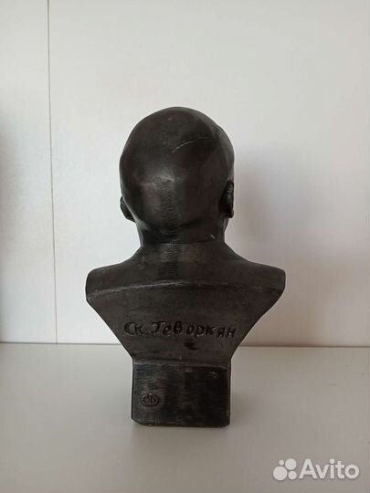 Бюст Ленина