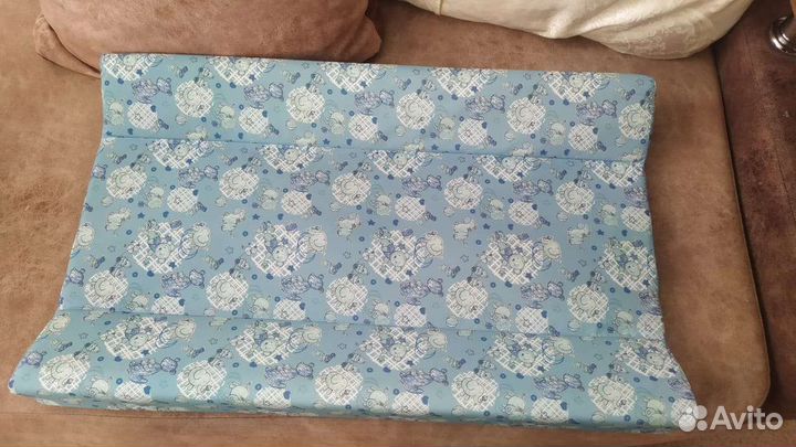 Пеленальная доска на кроватку