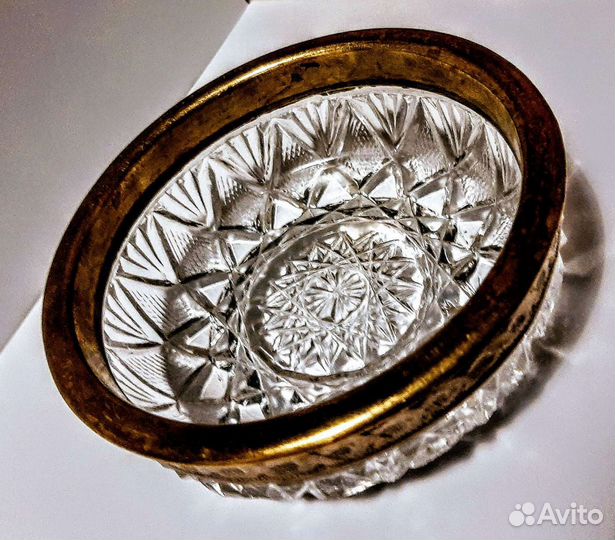 1.Графин. 2.Банки (стекло)