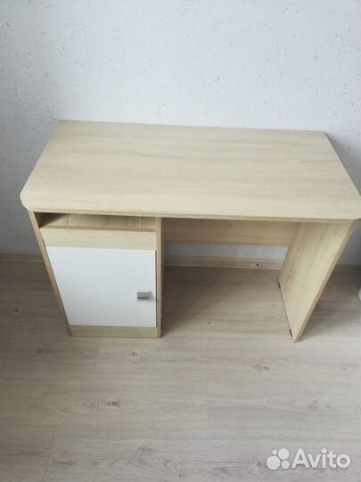 Стол письменный