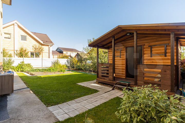 Дом 232,2 м² на участке 5,8 сот.