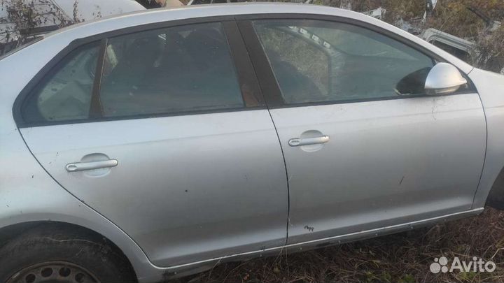 Дверь передняя правая фольцваген джетта