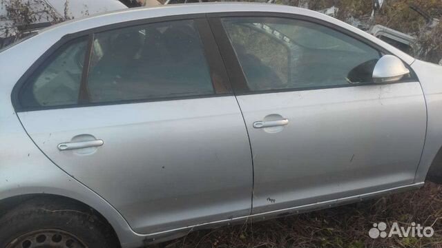 Дверь передняя правая фольцваген джетта