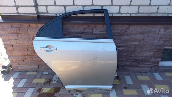 Двери на тойота авенсис