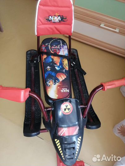 Детский снегокат со спинкой