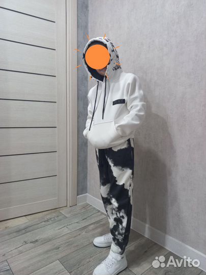 Костюм