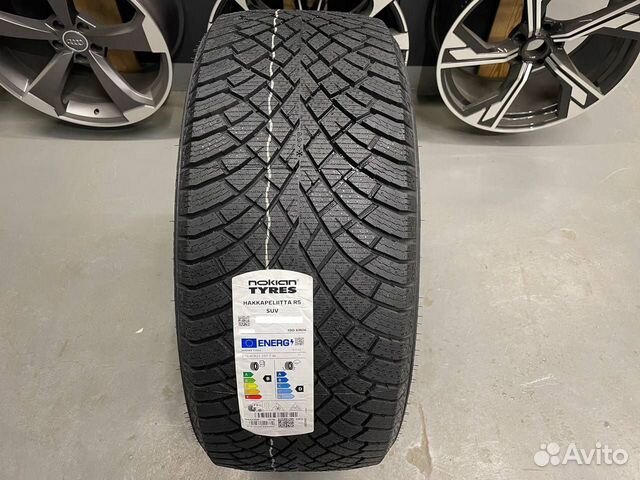 Nokian Tyres Hakkapeliitta R5 245/40 R20 99T