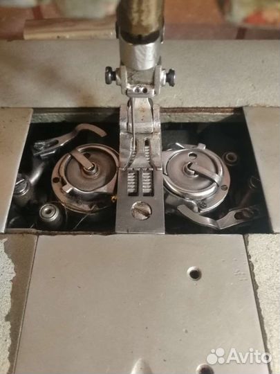 Промышленная швейная машина 852 класса