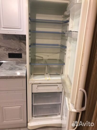 Холодильник бу Indesit