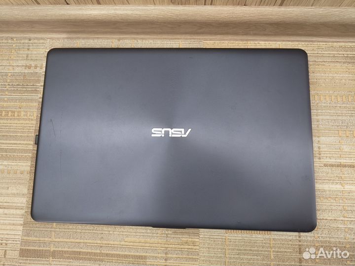 Asus (Core i5-7200U, nVidia 940MX, SSD+HDD, 16Gb)