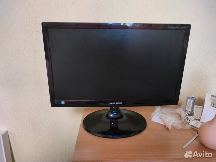 Монитор Samsung syncmaster S19B350