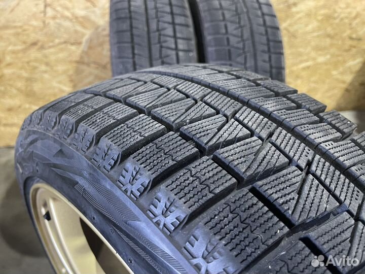 Bridgestone Blizzak Revo GZ 215/45 R17 87Q