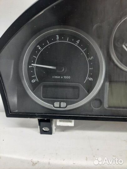 Щиток приборов (приборная панель) Land Rover