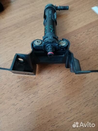 Форсунка омывателя фар jeep grand Cherokee wk2