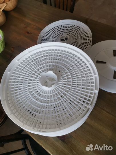 Продам электросушилку для овощей фруктов