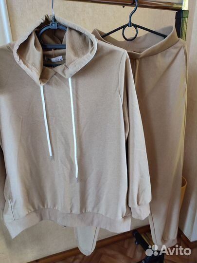 Спортивный костюм женский