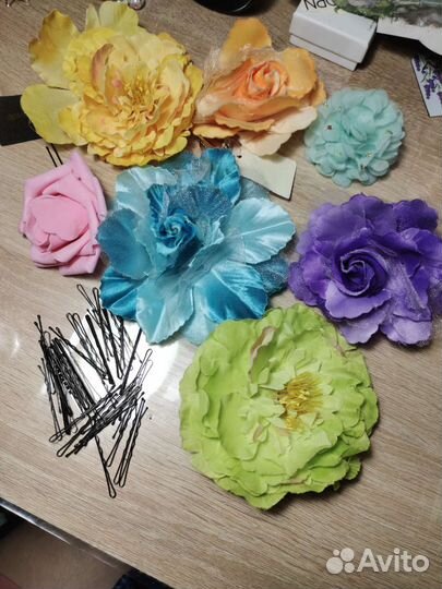 Цветы для волос, заколки