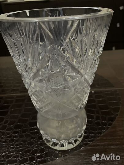 Хрустальная ваза