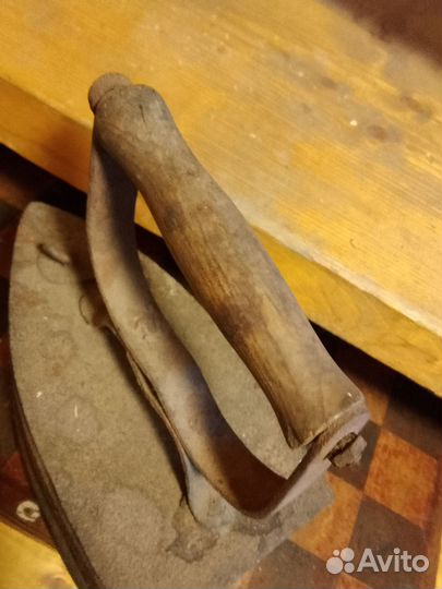 Утюг старинный