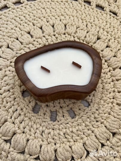 Свеча в срезе дерева