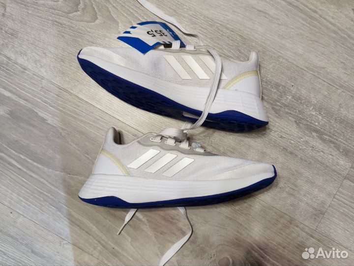 Кроссовки adidas оригинал 35.5