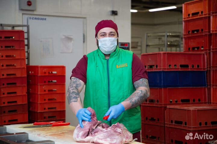 Повар в мясной цех