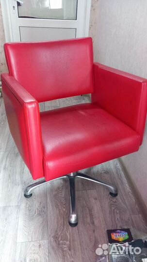Парикмахерское кресло бу