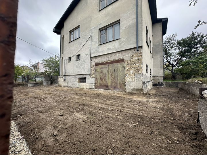 Дом 281 м² на участке 7,5 сот.