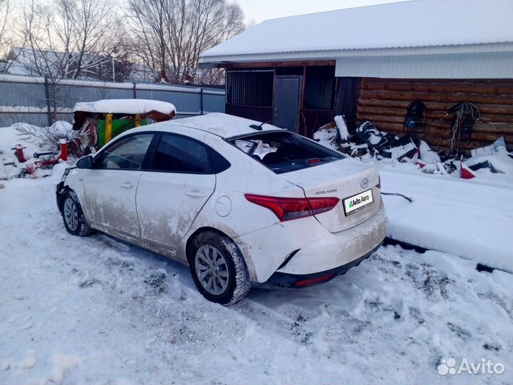 Hyundai Solaris 1.6 AT, 2021, битый, 25 000 км