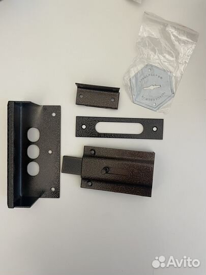 Дверной замок-щеколда цербер