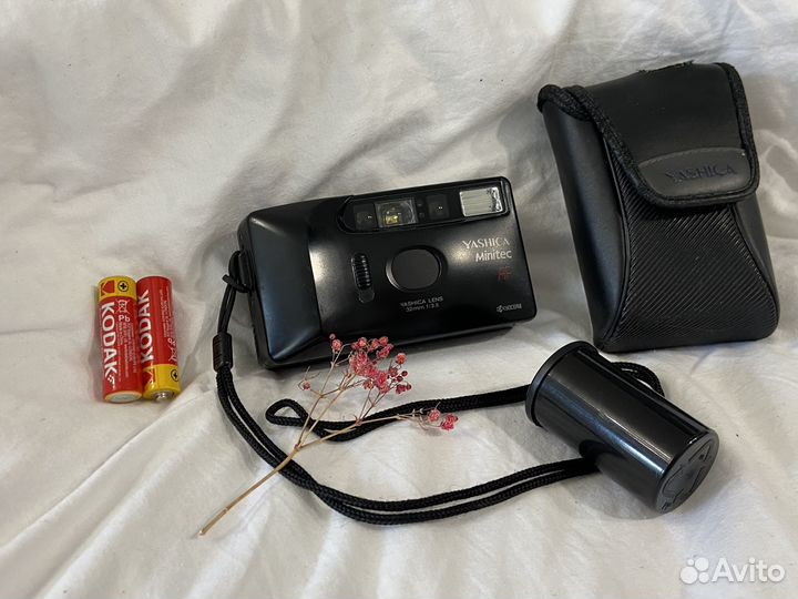 Плёночный фотоаппарат yashica minitec af