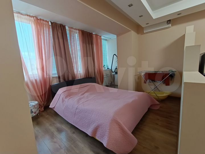 2-к. квартира, 70,8 м², 8/10 эт.