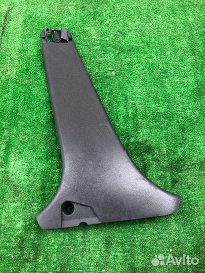 Обшивка стойки нижняя левая Renault Logan Stepway