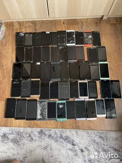 Лот телефонов 2
