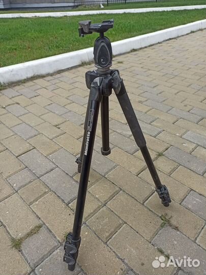 Штатив для фотоаппарата manfrotto
