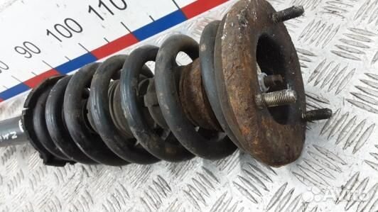 Стойка передняя левая mitsubishi pajero 3 (ZML04K5