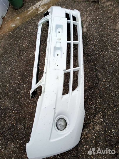 Бампер гранта в хорошем состоянии