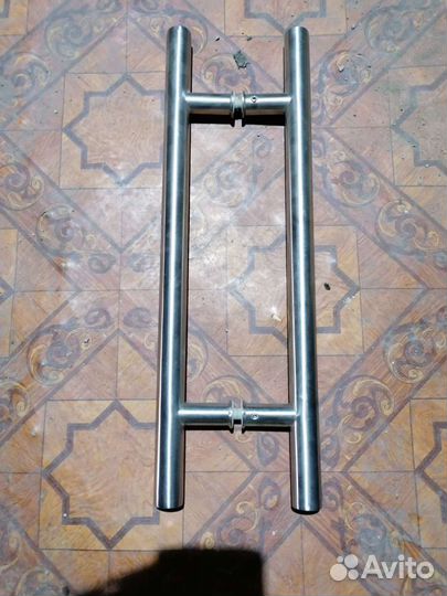 Дверная ручка вертикальная