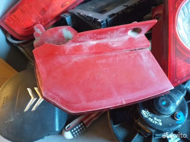 Задний поворотник фонарь фара