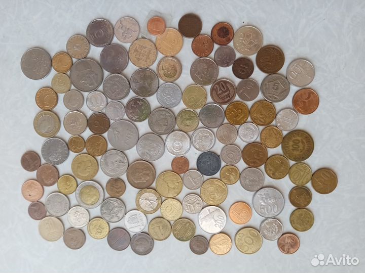 Сто разных монет мира. 50 стран