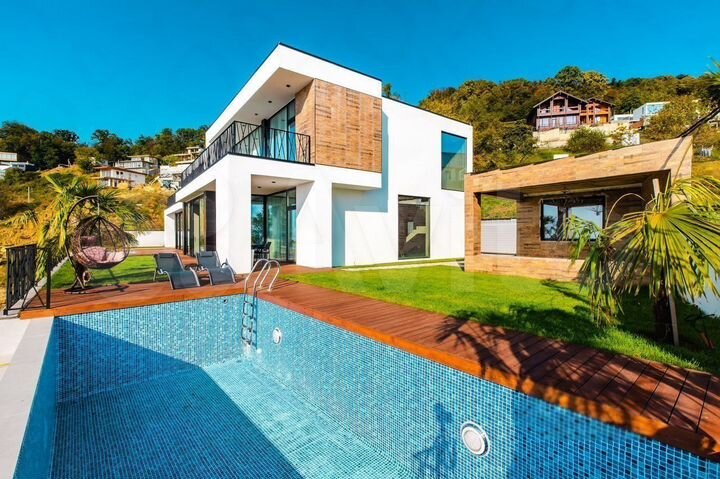 Коттедж 180 м² на участке 8 сот.