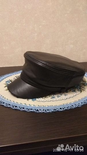 Мужская кожаная кепка