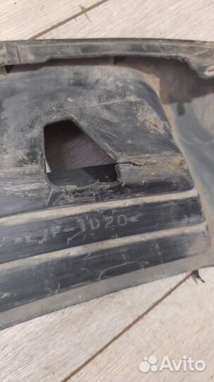 Накладка переднего бампера правая Lexus Rx3 С 2008