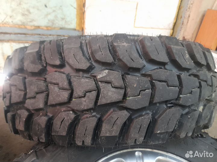 Продам комплект резины с дисками