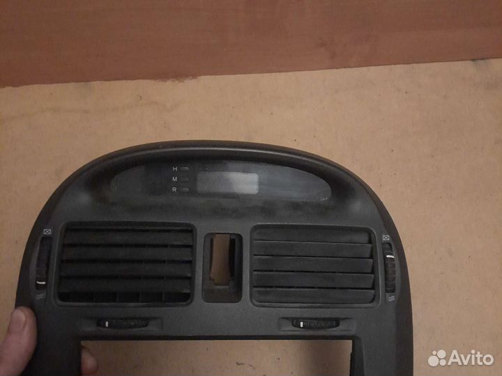 Консоль магнитолы